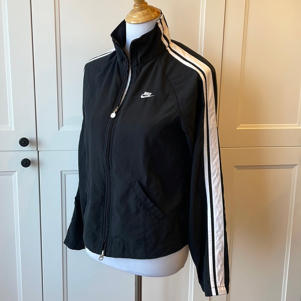 Vintage Nike light jacket, black and white, Size small